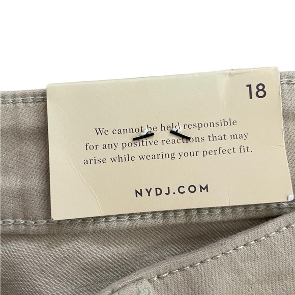 NYDJ Marilyn Straight Crop Cuffs Stylish Beige Pants Size 18 - Picture 9 of 9